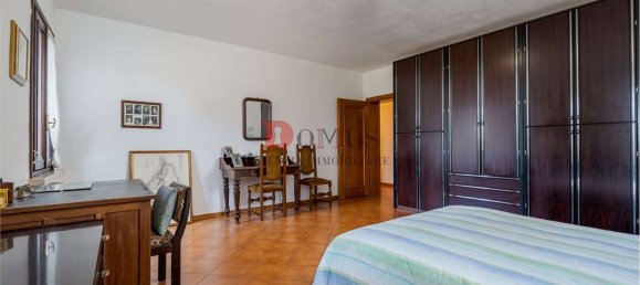 8-Zimmer Haus in Curtatone, Italy, Nr. 90009 8