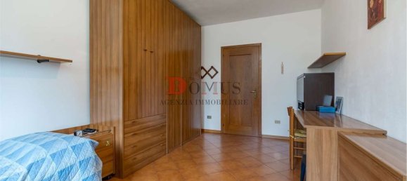 8-Zimmer Haus in Curtatone, Italy, Nr. 90009 10
