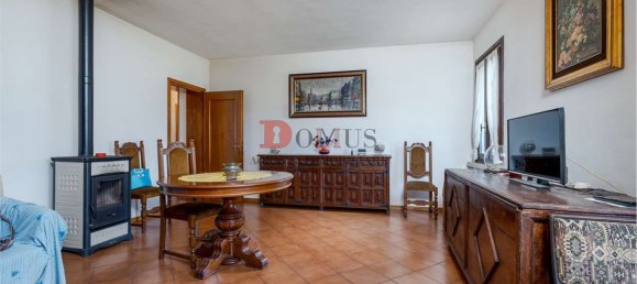 8-Zimmer Haus in Curtatone, Italy, Nr. 90009 5