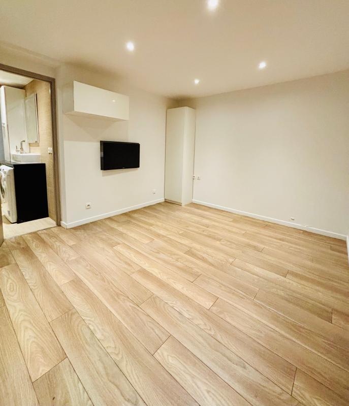 Studio in Paris, France, Nr. 140990