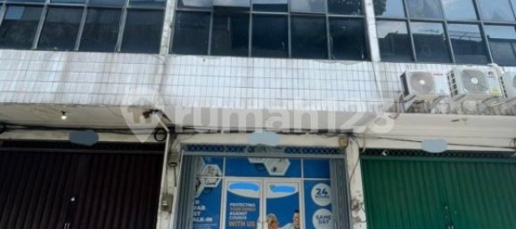 Magasin à Kalideres, Indonesia 200m² No. 1449 8