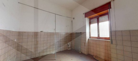 3 rooms House in Mariglianella, Italy No. 24679 4