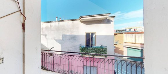 3 rooms House in Mariglianella, Italy No. 24679 9