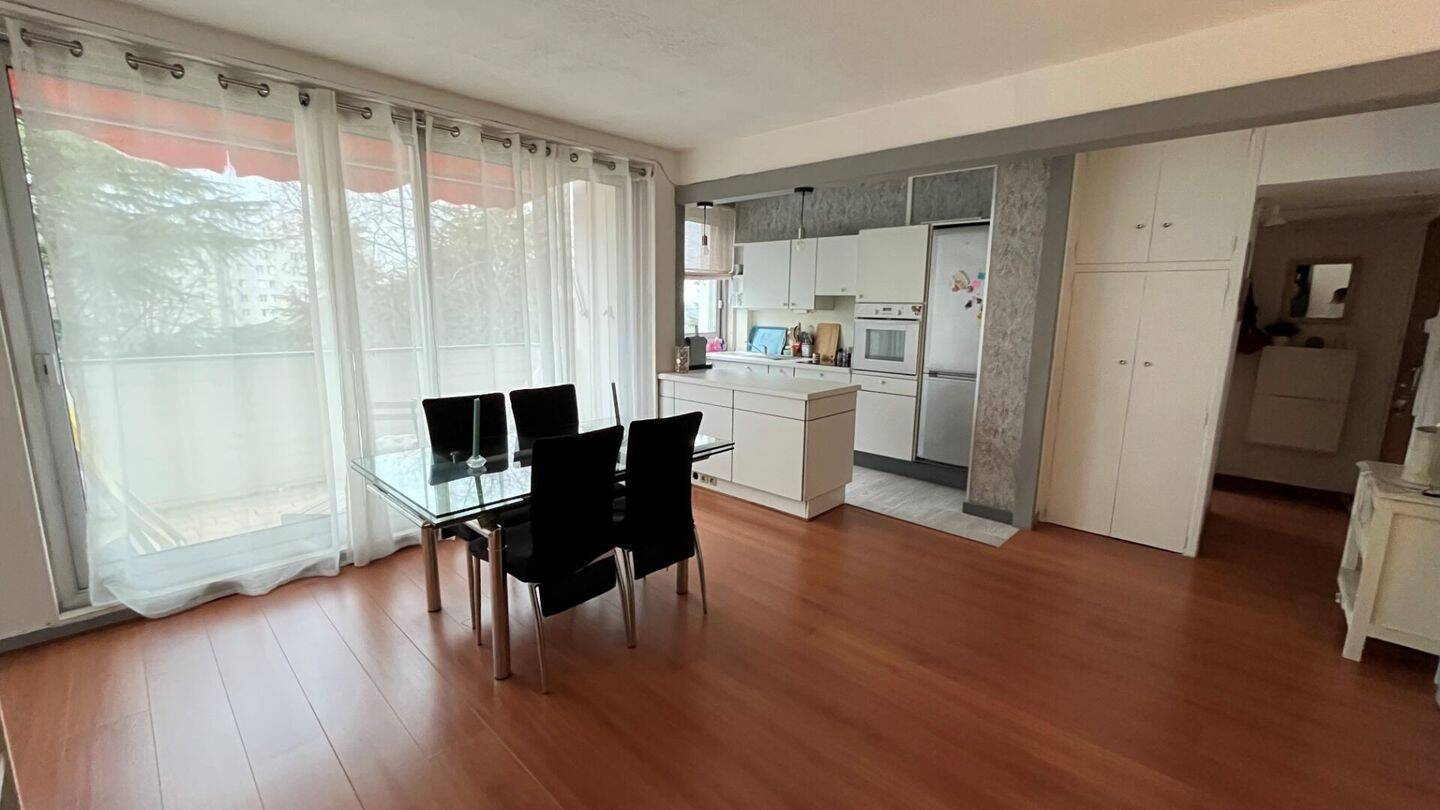 Apartamento de 2 dormitorios en Marly-le-Roi, France No. 148996