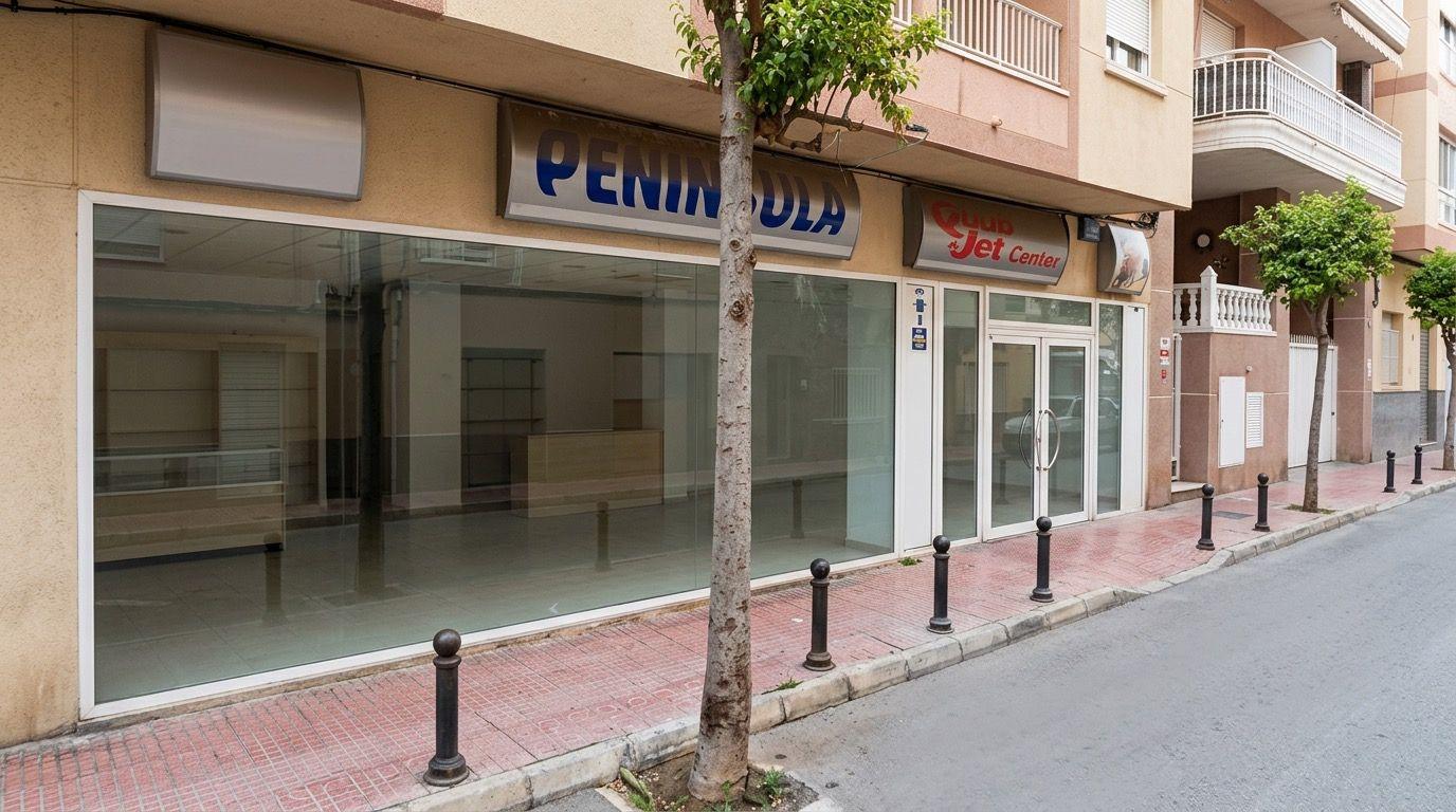 100 m² propiedad comercial en venta en Torrevieja, Alicante, Comunidad Valenciana, Spain № 370063