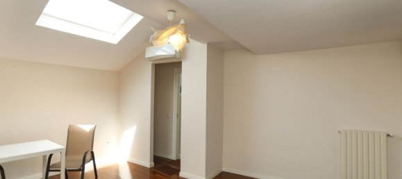 6 rooms Penthouse in Naples, Italy No. 280859 8