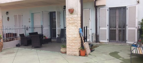 4-salle Appartement à Zenevredo, Italy No. 175875 4