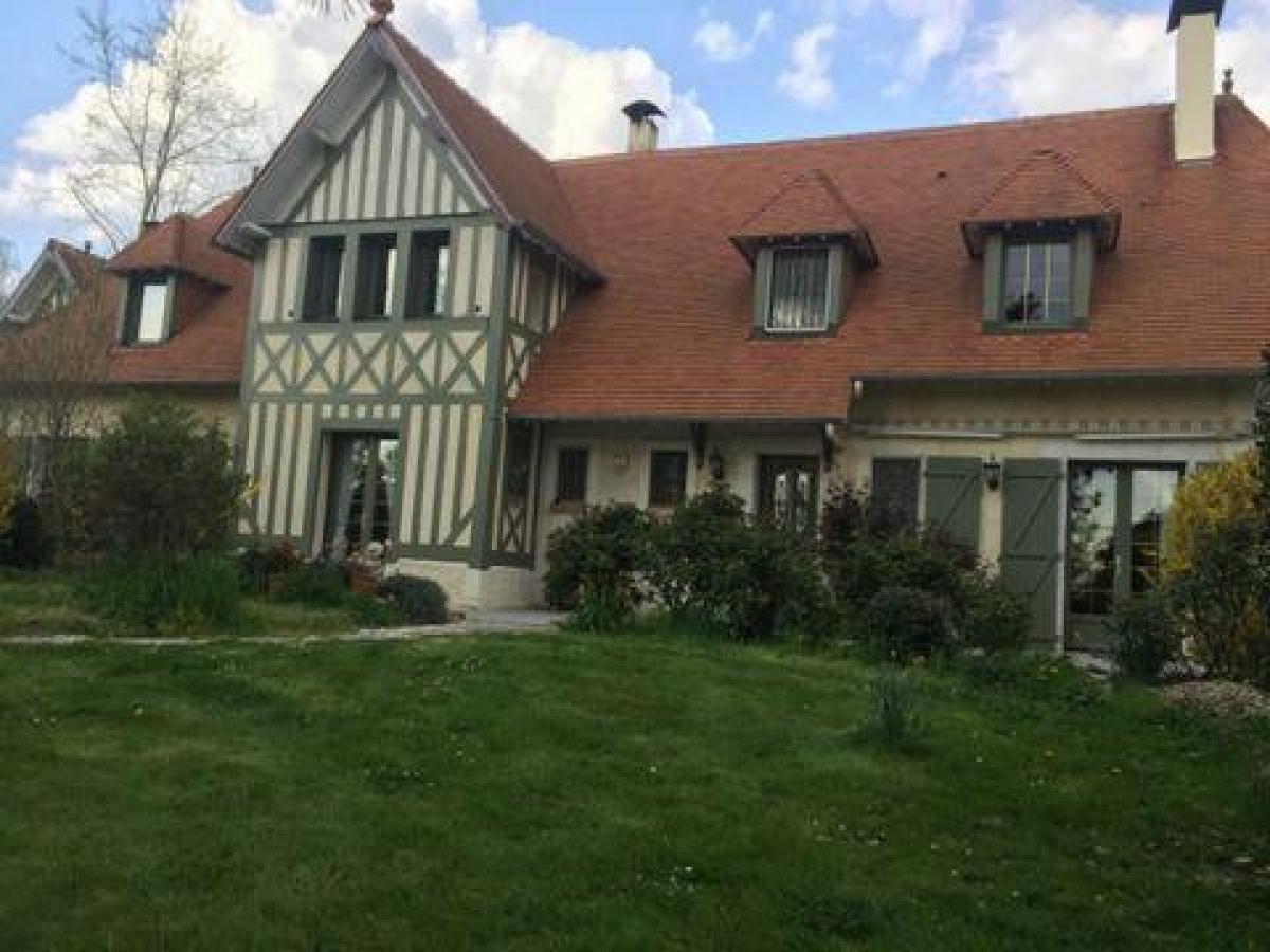 Casa de 5 dormitorios en Deauville, France No. 25512