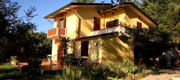 3 bedrooms House in Fosdinovo, Italy No. 95 5
