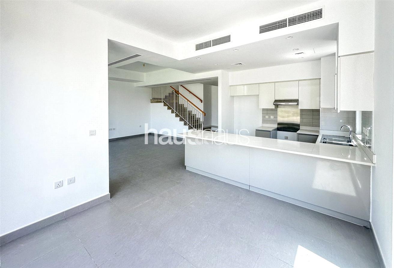 5 bedrooms Villa in Dubai Hills Estate, UAE No. 100448