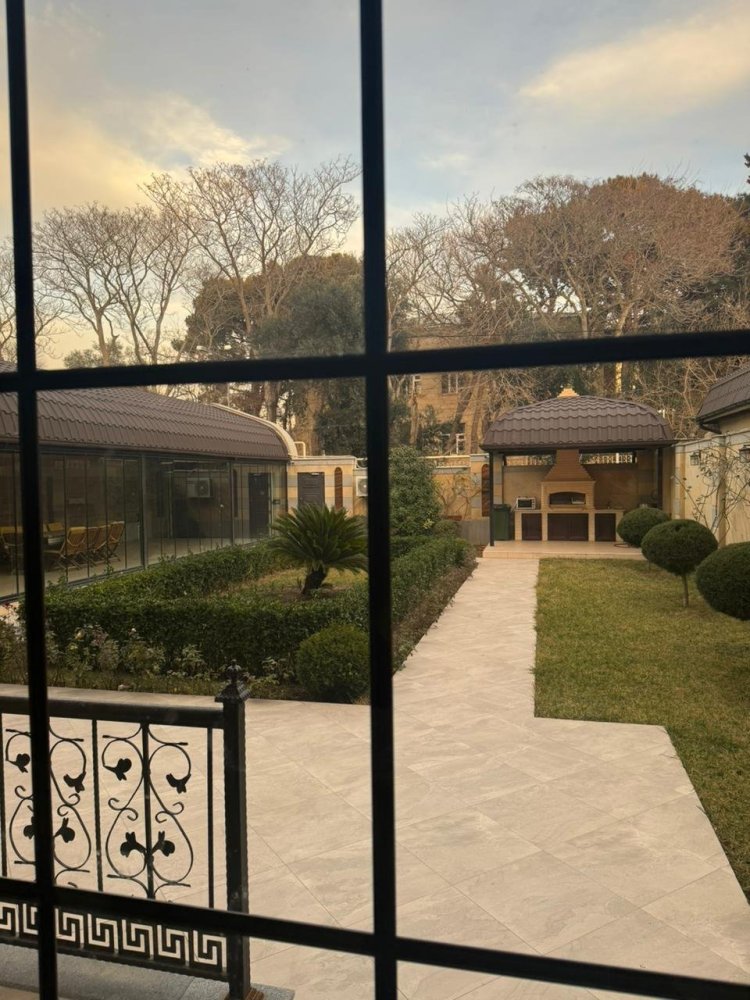 8 bedrooms House in Sabunchu, Azerbaijan No. 1201