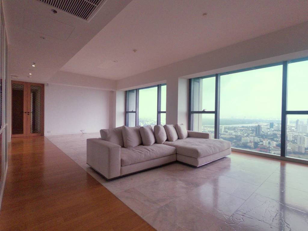 3 bedrooms Condo in Bangkok, Thailand No. 7472
