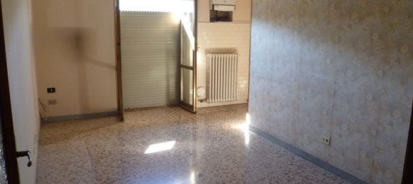 7 rooms Apartment in San Severino Marche, Italy No. 75659 3