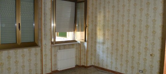 7 rooms Apartment in San Severino Marche, Italy No. 75659 4
