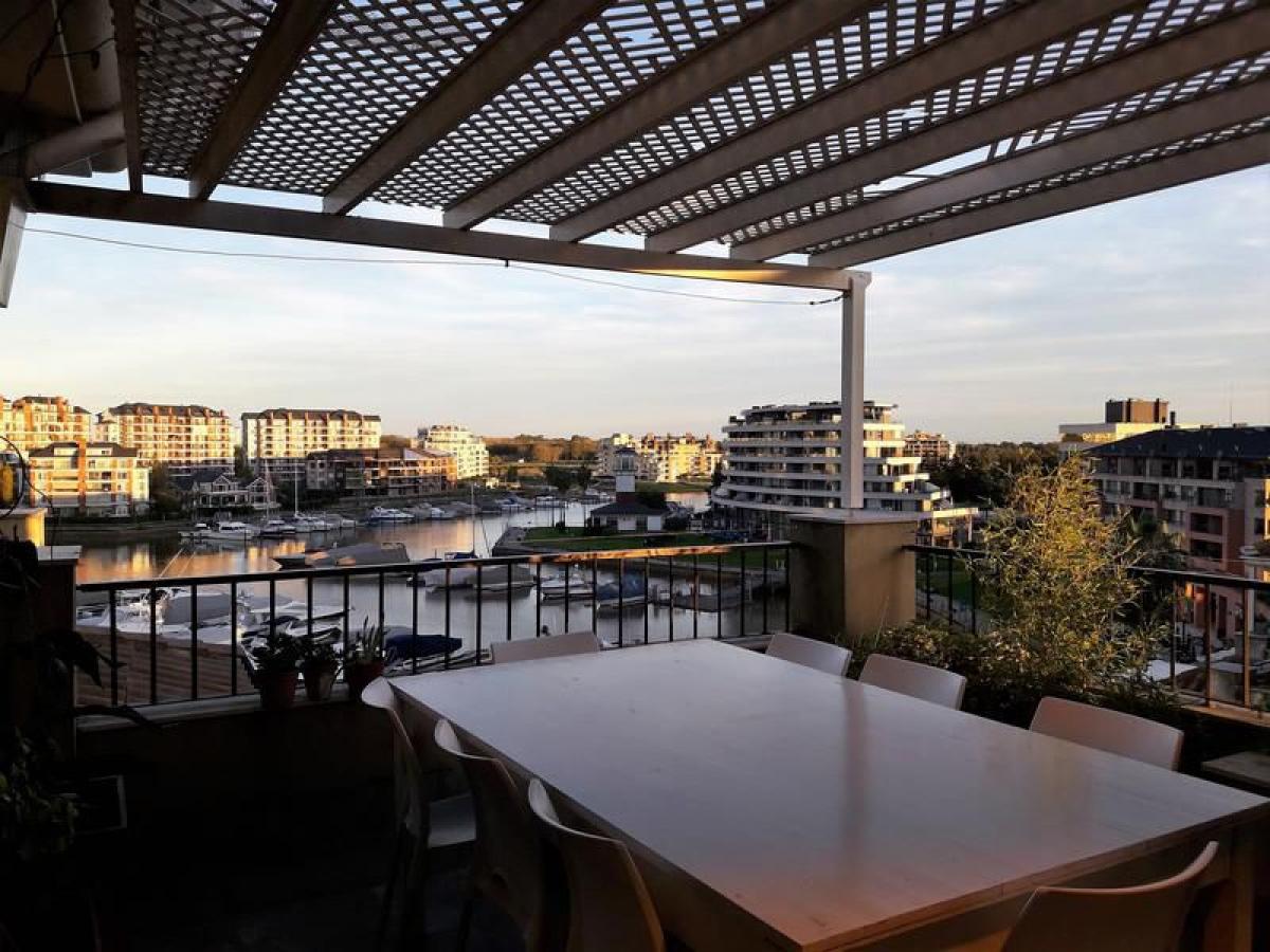 189m² Office in Tigre, Argentina No. 25901