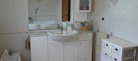 Квартира с 5 комнатами в Судзара, Италия № 145222 12