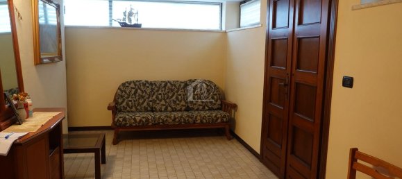 Квартира с 5 комнатами в Судзара, Италия № 145222 17