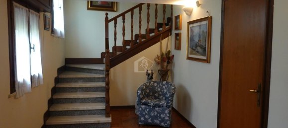 Квартира с 5 комнатами в Судзара, Италия № 145222 18