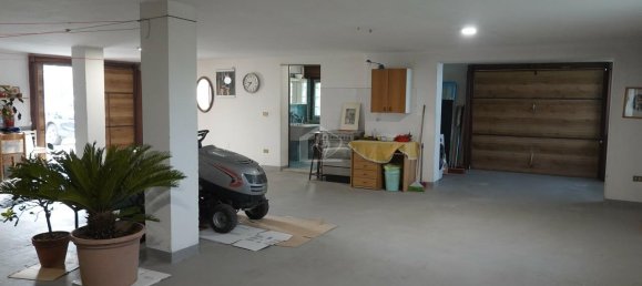 Квартира с 5 комнатами в Судзара, Италия № 145222 20