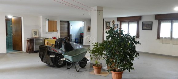 Квартира с 5 комнатами в Судзара, Италия № 145222 19