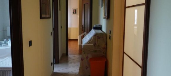 Квартира с 5 комнатами в Судзара, Италия № 145222 8