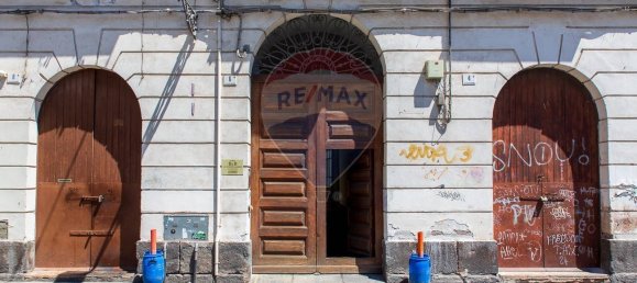 4 rooms Commercial property in Catania, Italy No. 284520 26