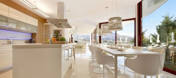 Villa de 7 dormitorios en Marbella, Spain No. 90943 5