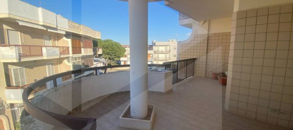 Квартира с 4 комнатами в Битонто, Италия № 19489 20