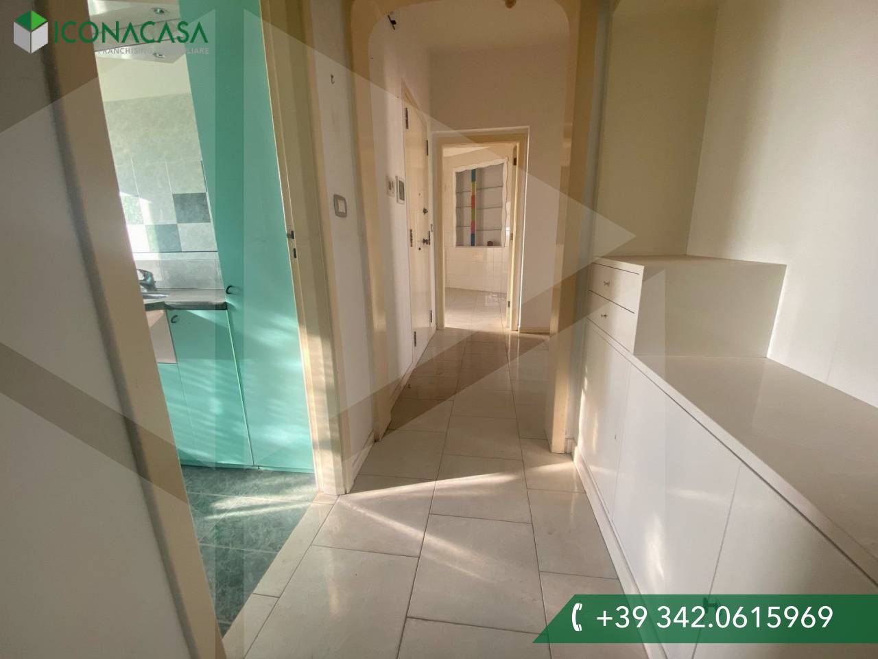 Квартира с 4 комнатами в Битонто, Италия № 19489