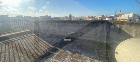 Квартира с 4 комнатами в Битонто, Италия № 19489 22