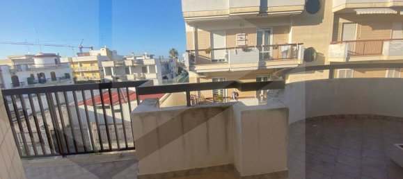 Квартира с 4 комнатами в Битонто, Италия № 19489 18