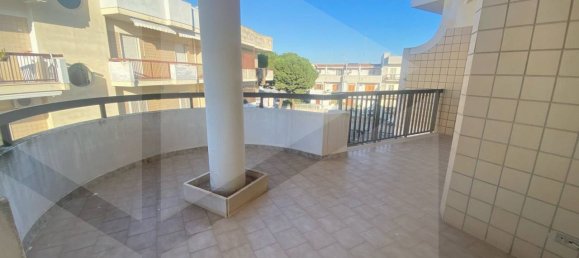 Квартира с 4 комнатами в Битонто, Италия № 19489 17