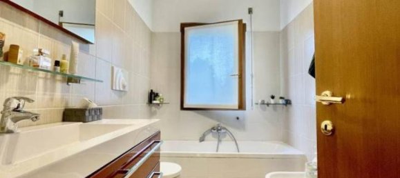 Apartamento de 3 divisões em Fino Mornasco, Italy N.º 29323 30