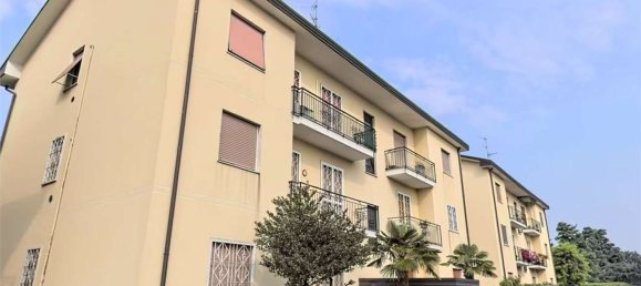 3 rooms Apartment in Legnano, Italy No. 166921 3