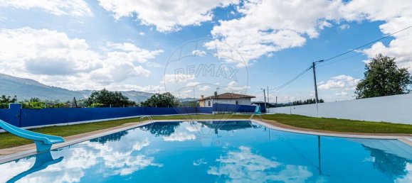 1287m² Commercial property in Santo Emiliao, Portugal No. 41405 12