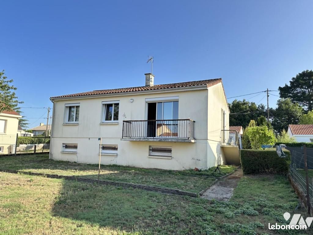 2 bedrooms Villa in Montaigu-Vendee, France No. 287872