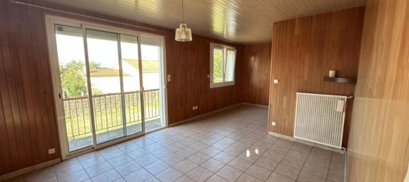 2 bedrooms Villa in Montaigu-Vendee, France No. 287872 4