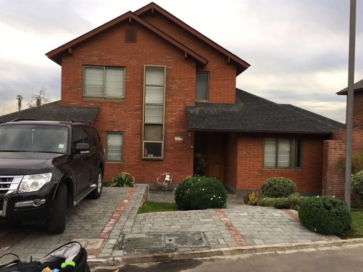 4 bedrooms House in Santiago, Chile No. 1676