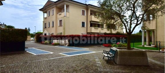 Apartamento de 2 dormitorios en Limido Comasco, Italy No. 6155 22