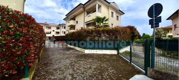 Apartamento de 2 dormitorios en Limido Comasco, Italy No. 6155 25