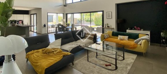 5 bedrooms Villa in Montpellier, France No. 309119 2