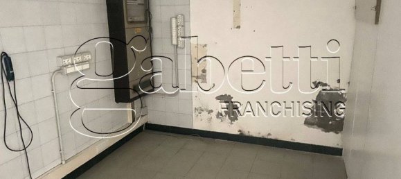 3 rooms Commercial property in Ferrara, Italy No. 279332 5