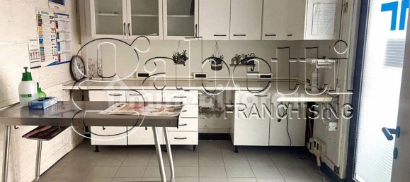 3 rooms Commercial property in Ferrara, Italy No. 279332 4