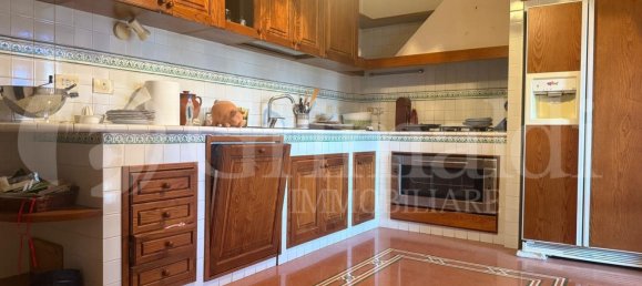 6 rooms Apartment in Rome, Italy No. 297129 13