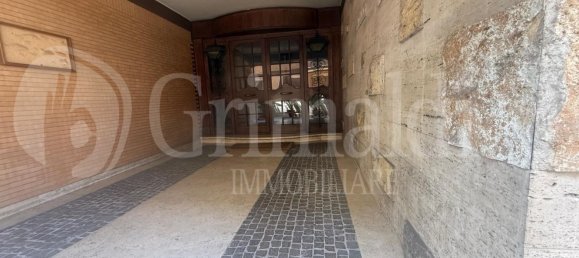 6 rooms Apartment in Rome, Italy No. 297129 5