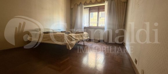 6 rooms Apartment in Rome, Italy No. 297129 17