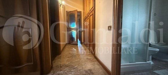 6 rooms Apartment in Rome, Italy No. 297129 19