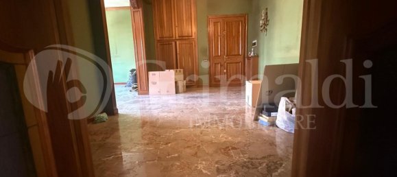 6 rooms Apartment in Rome, Italy No. 297129 24