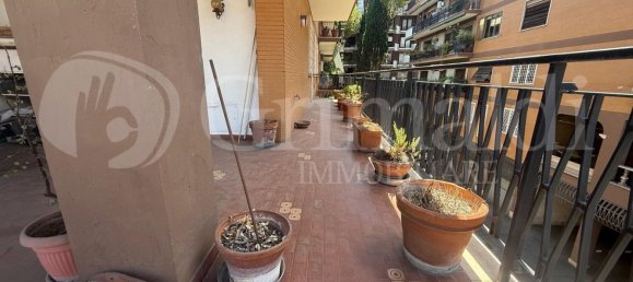6 rooms Apartment in Rome, Italy No. 297129 10