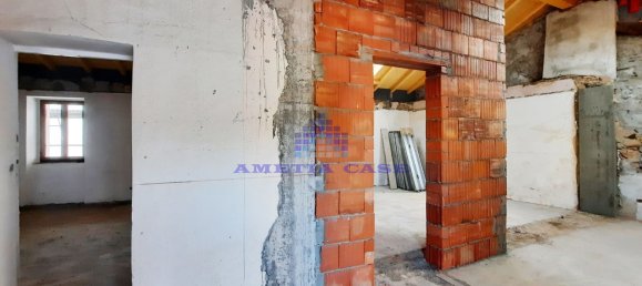 Квартира с 2 комнатами в Вердерио, Италия № 1993 6